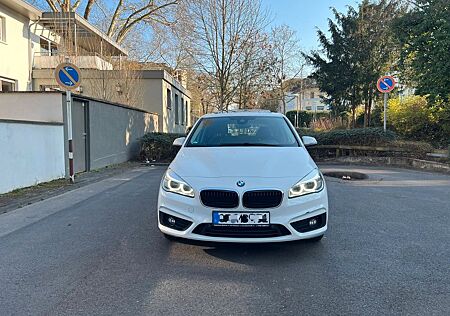 BMW 218 2 Active Tourer d,Autom,PDC,Navi,Panoram