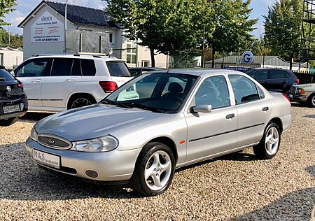 Ford Mondeo 1.8 16V Ambiente aus Omas(1937) Garage.