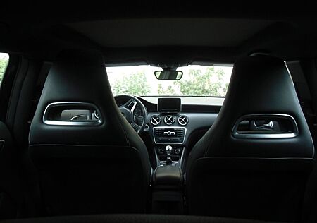 Mercedes-Benz B 200 BlueEFFICIENCY -