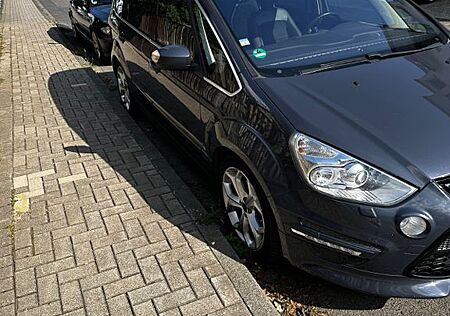 Ford S-Max 2,2 TDCi 147kW DPF Titanium S 5 Sitzer