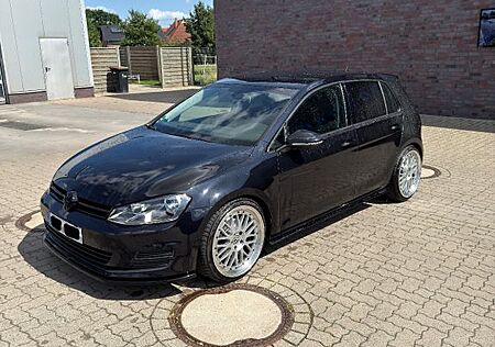 VW Golf Volkswagen 2.0 TDI BMT Comfortline / GTI Optik