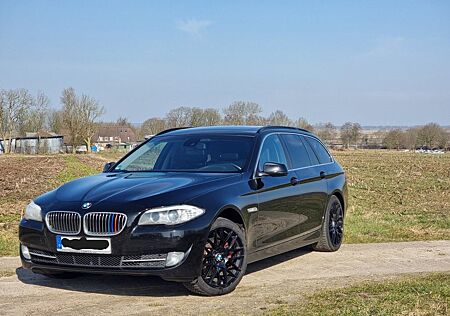 BMW 520 5er Touring F11 M Features AHK, Fast VOLL