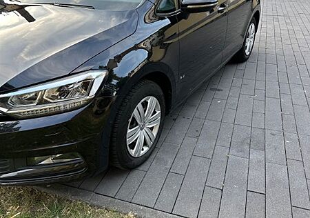 VW Touran Volkswagen 1.6 TDI SCR SOUND BMT SOUND