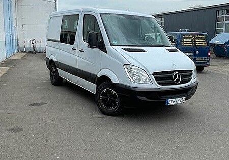 Mercedes-Benz Sprinter 906 211