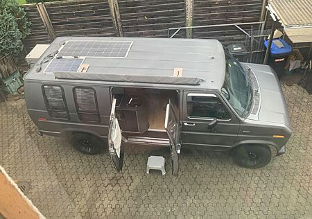 Ford E350 Econoline