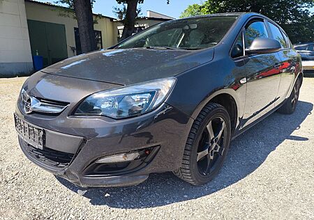 Opel Astra J Lim. 5-trg. Edition
