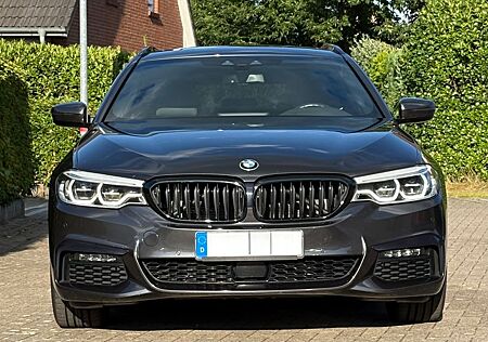BMW 530d xDrive Touring M-Paket Pano AHK HUD