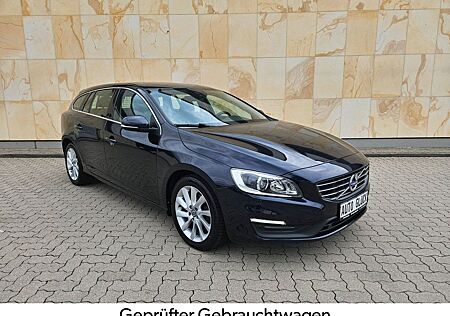 Volvo V60 Kombi Momentum *NAVI*KAMERA*PDC*SHZ*TEMPOMAT