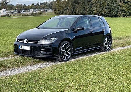 VW Golf Volkswagen 1.5 TSI ACT Highline mit Top-Ausstattung
