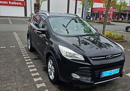 Ford Kuga 2,0 TDCi 2x4 103kW- Sehr gute Zustand
