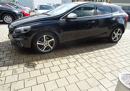 Volvo V40 D4 Momentum