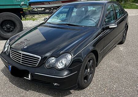 Mercedes-Benz 220 C220 Avantgarde Navi Allwetterreifen Leder Klima