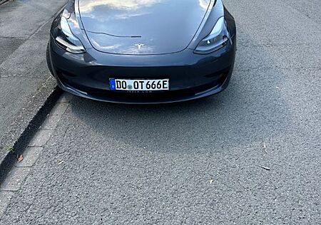 Tesla Model 3 Hinterradantrieb RWD Standard Range Plus