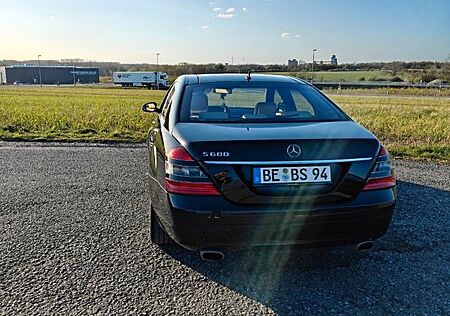 Mercedes-Benz S 600 L -