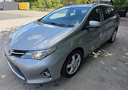 Toyota Auris Touring Sports Klimaautomatik Navi Alus E5