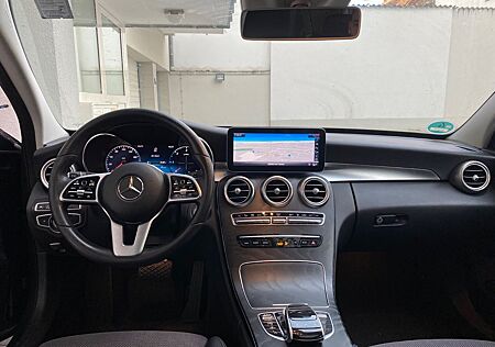 Mercedes-Benz C 220 d T Autom. -