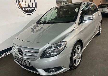 Mercedes-Benz B 180 SILVER EDITION KLIMMAAUT NAVI SITZH TEMPO.