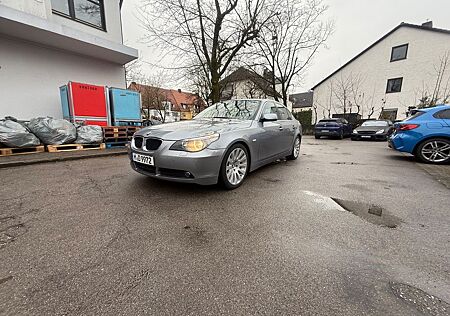 BMW 520i A -