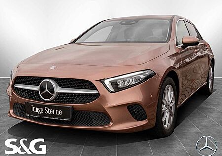 Mercedes-Benz A 250 e Kompaktlimousine MBUX+RüKam+LED+AHK+19