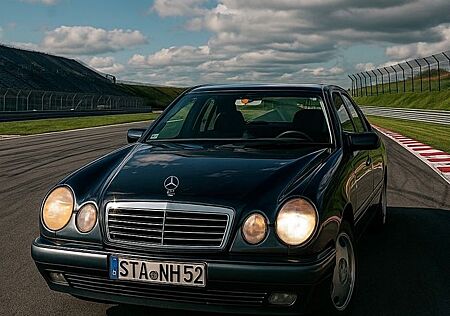 Mercedes-Benz Ex F1 Promi Norbert Haug Mercedes E Klasse Oldi