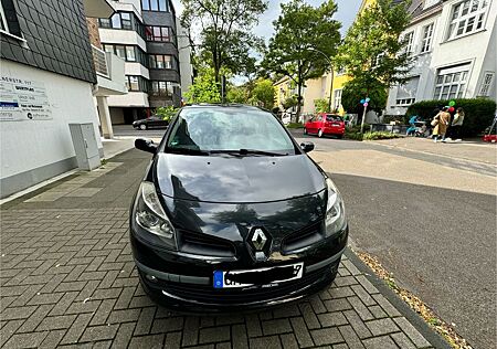 Renault Clio Authentique 1.2 16V 55kW Authentique