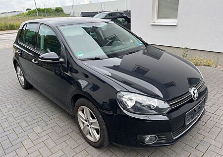 VW Golf Volkswagen 1.2 TSI Top Zustand . TÜV bekommt der Neu