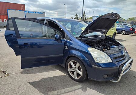 Toyota Corolla Verso 2.2-l-D-CAT Executive