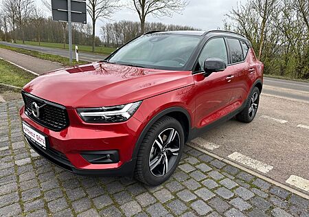 Volvo XC 40 XC40 R Design AWD*LED*Navi*4x4*360° Kamera*