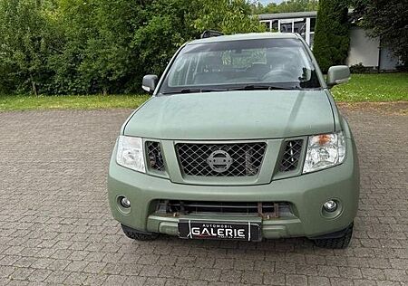 Nissan Pathfinder 2.5 dCi XE STIER BUNDESWEHR