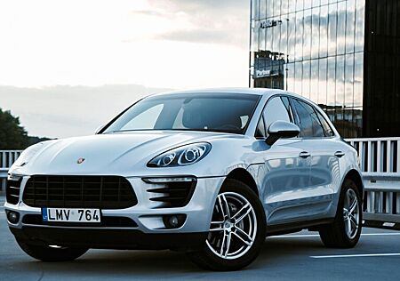 Porsche Macan S