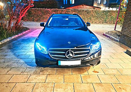 Mercedes-Benz E 220 dT Avantg. 9G Night Command - Top Zustand!