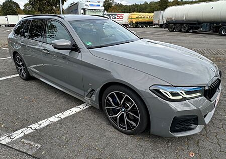 BMW 540 d x M Sport ACC STHZ AHK HUD Laser 19"