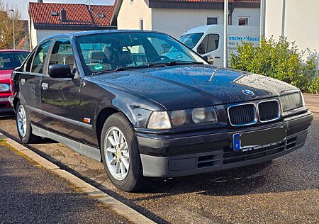 BMW 318i E36 Top Technik-Basis Wenig km