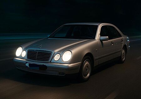 Mercedes-Benz E 200 CLASSIC Classic