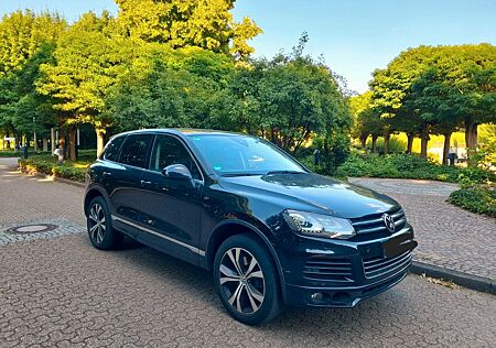 VW Touareg Volkswagen 4.2 V8 TDI,NAVI,AHK,STANDHZ,PANO,KAMERA