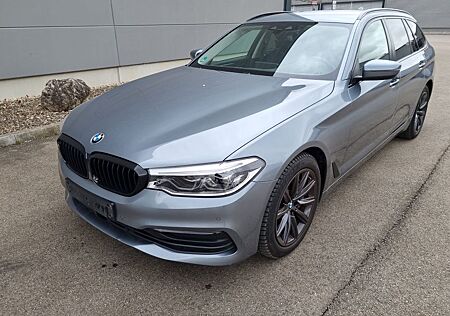 BMW 540i xDrive Touring A Sport Line