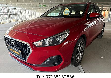 Hyundai i30 cw YES! + NAVI SZH RFK PDC APPLECAR GARANTIE