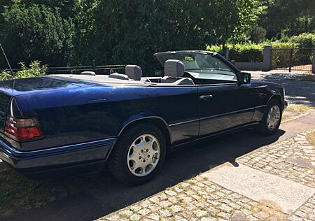 Mercedes-Benz E 200 Cabriolet W124