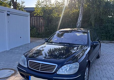Mercedes-Benz S 500 -