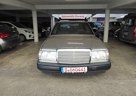 Mercedes-Benz 200 H Kennzeichen