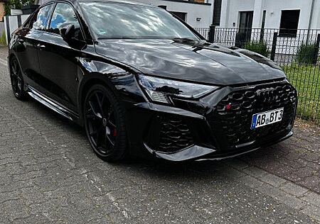Audi RS3 2.5 TFSI, B&O,HuD,Massage,Garantie,280km/h