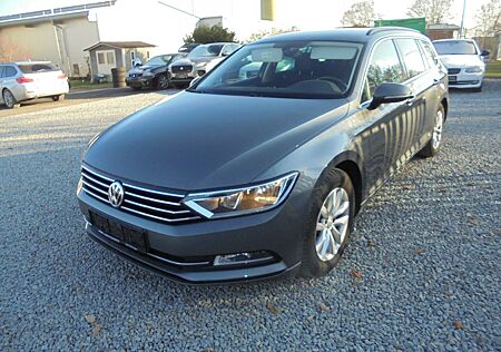 VW Passat Variant Volkswagen TÜV SERVICE NEU NAVI PDC Sitz Hei