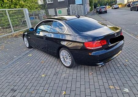 BMW 325i Coupé -