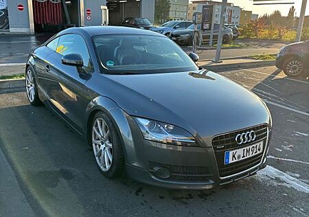 Audi TT Coupe 3.2 quattro -