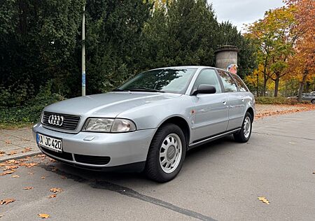 Audi A4 2.6 Avant quattro quattro