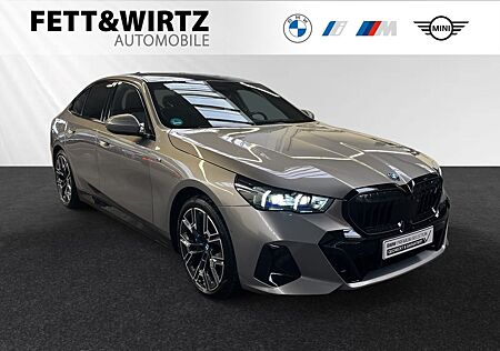BMW i5 eDrive40 M Sport Pro|AHK|Panorama|H/K