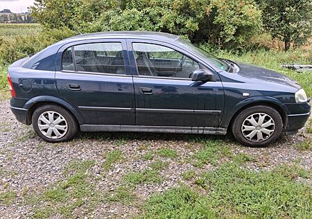 Opel Astra 1.6 -