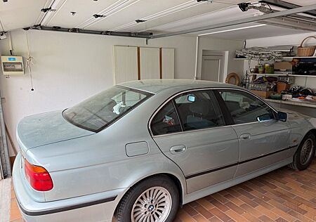BMW 520i A -