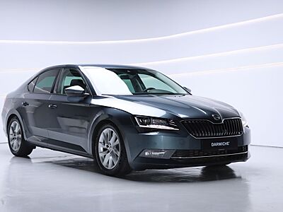 Skoda Superb 2.0 TDI Style Aut. Navi AHK Kamera Indukt