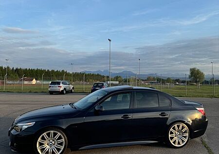 BMW 530d M-Paket ab Werk Schiebedach Lichtpaket AHK